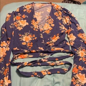 XL American Eagle wraparound long sleeve shirt